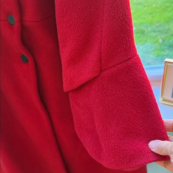 Beautiful red wool coat. - Picture 6 of 12